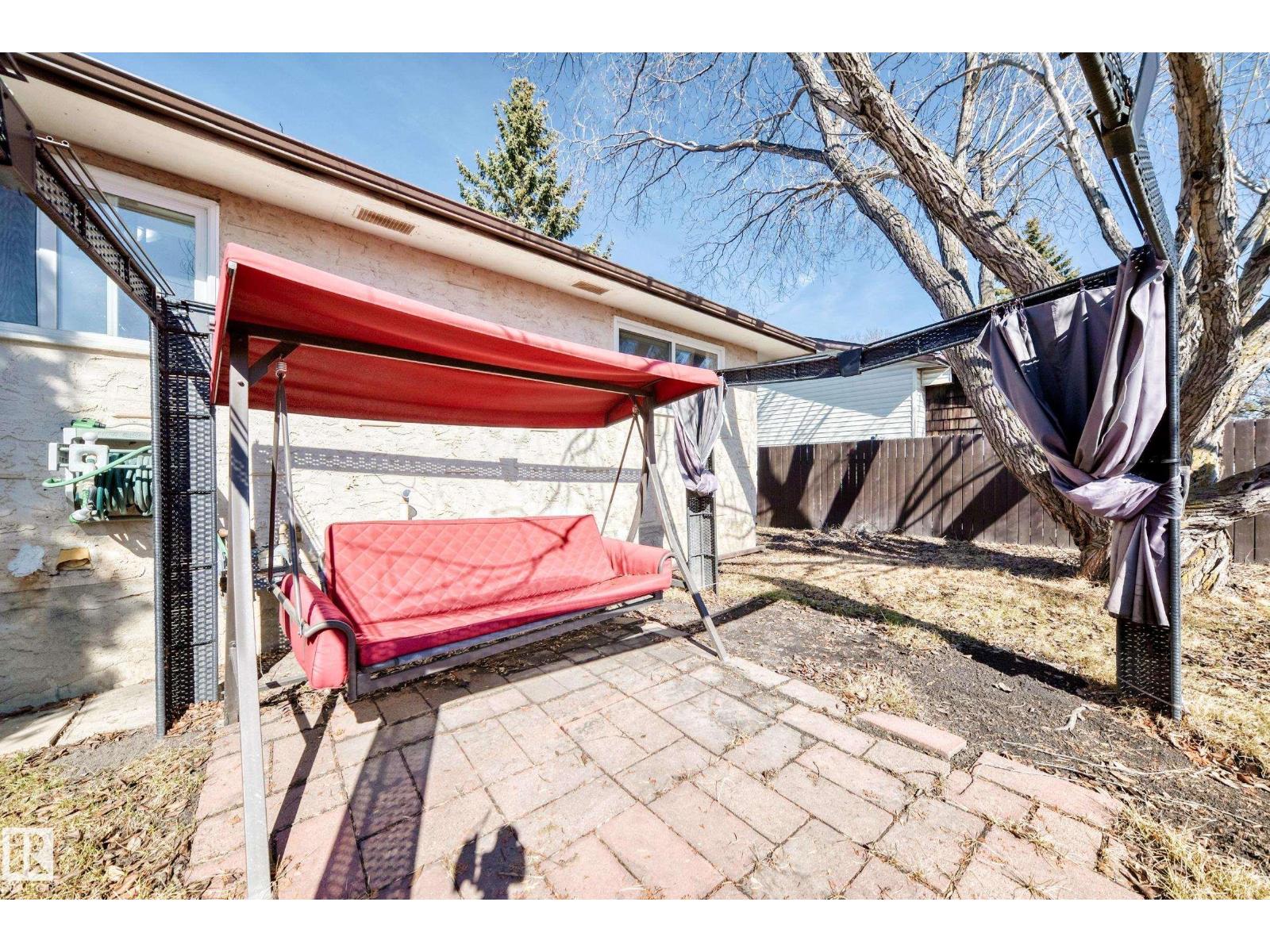 11323 162 AV NW, Edmonton