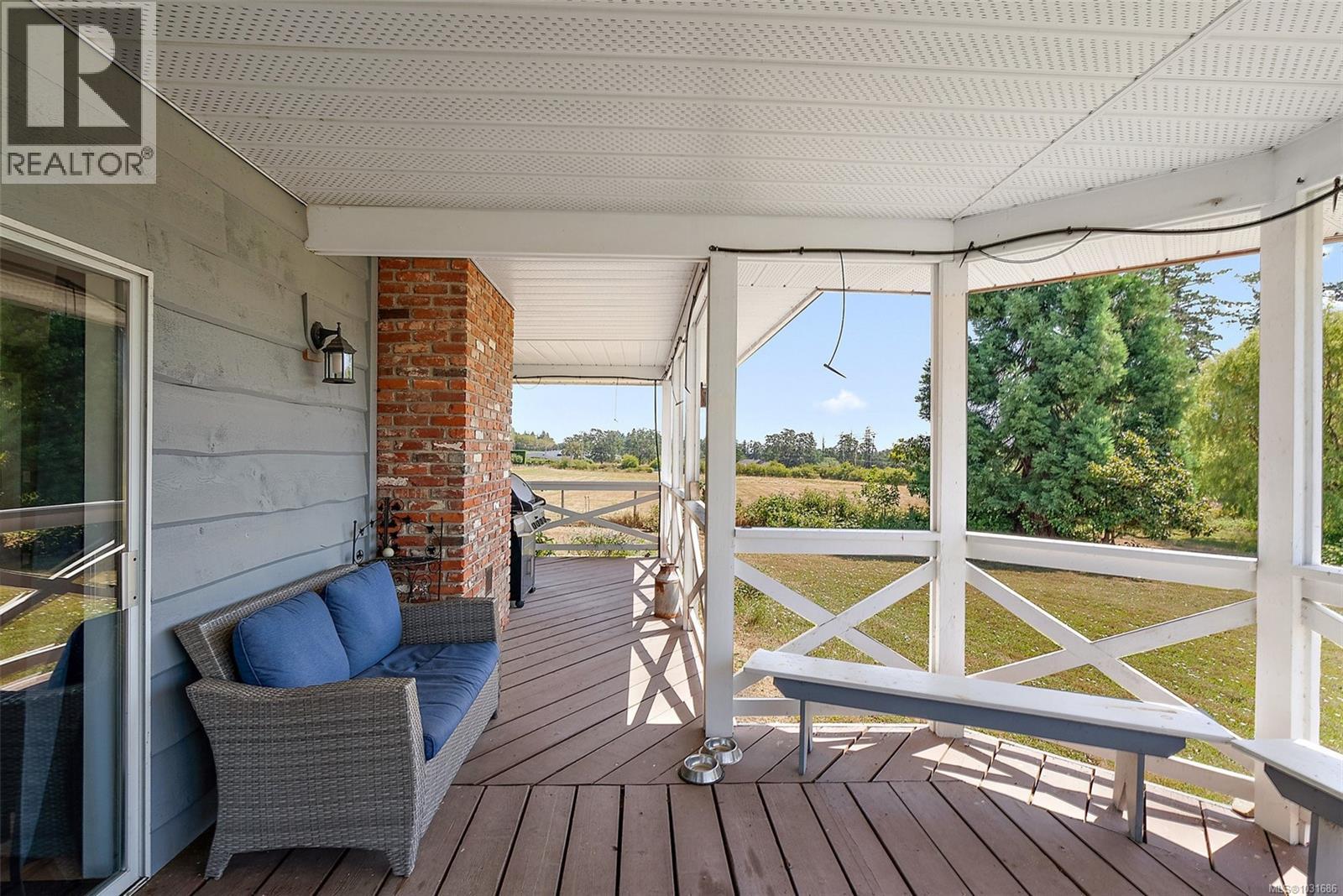 10650 WEST SAANICH RD - 16