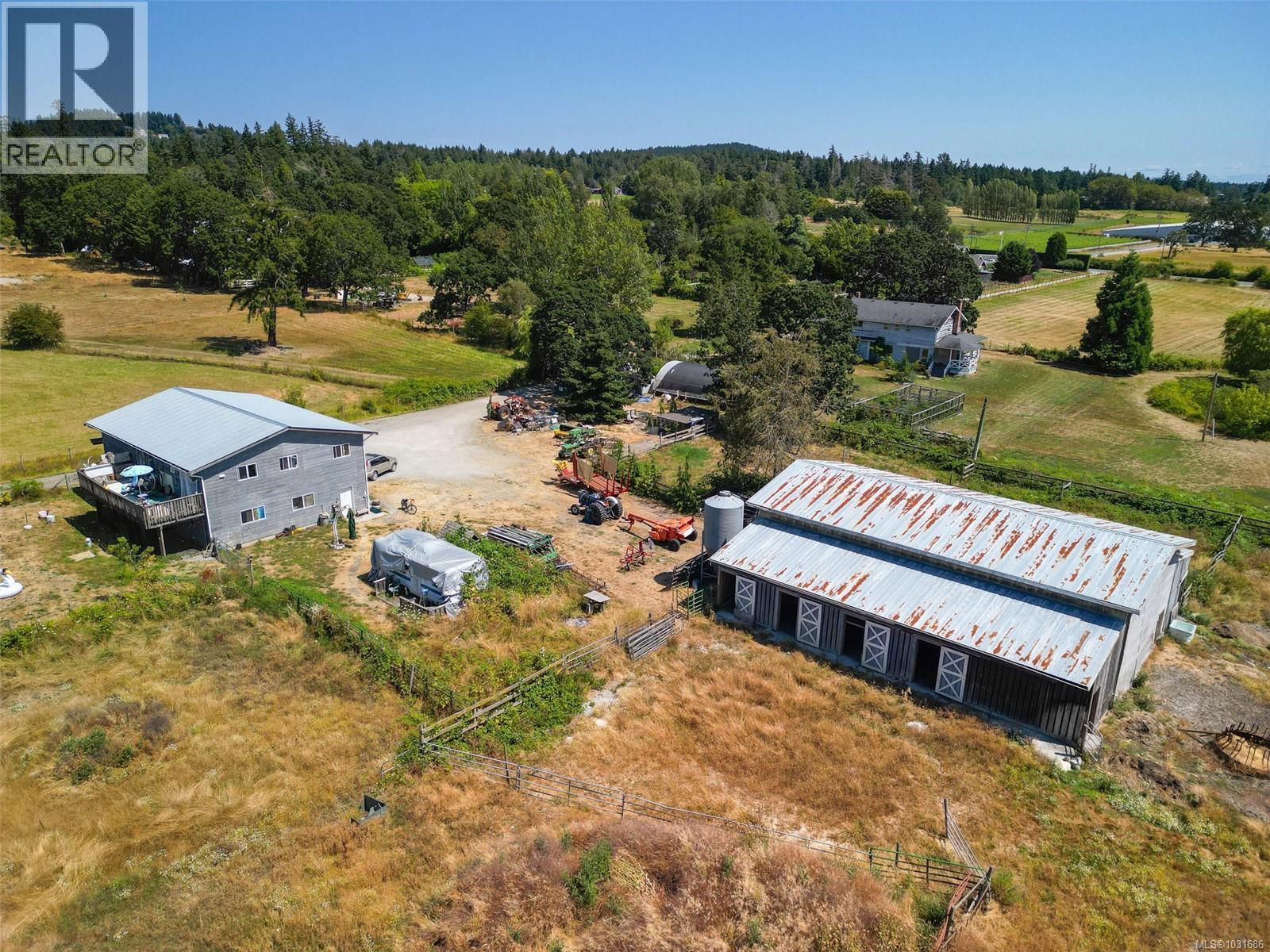 10650 WEST SAANICH RD - 67