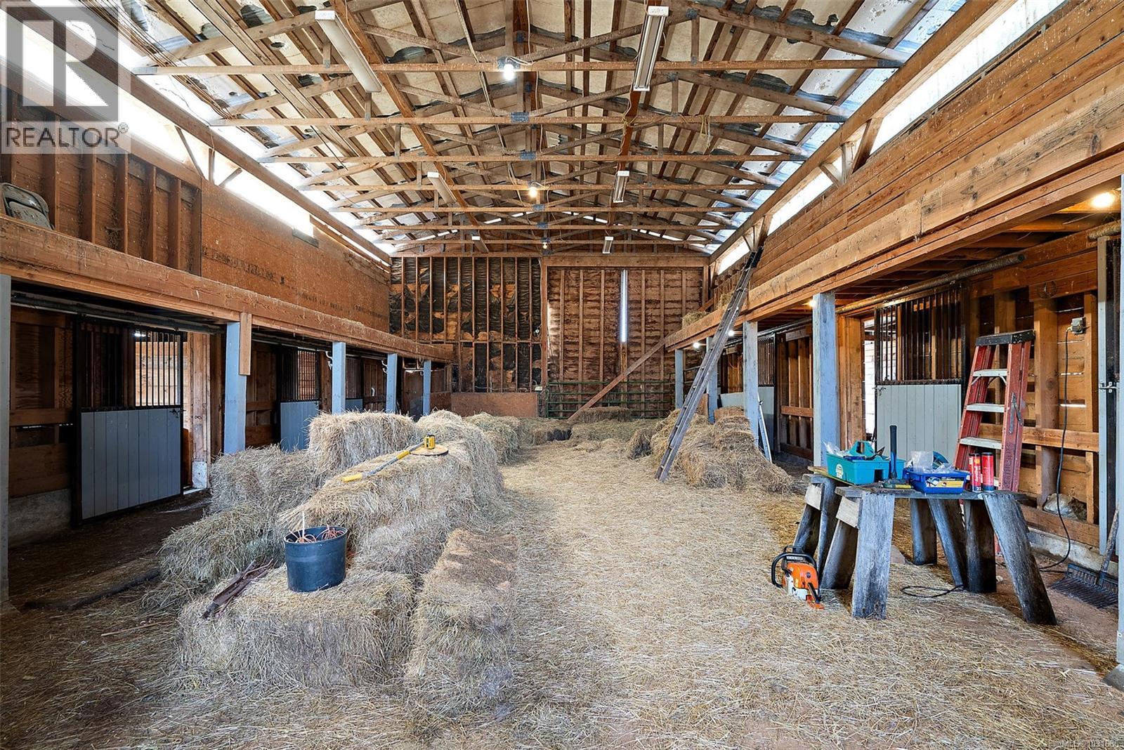 10650 WEST SAANICH RD - 7