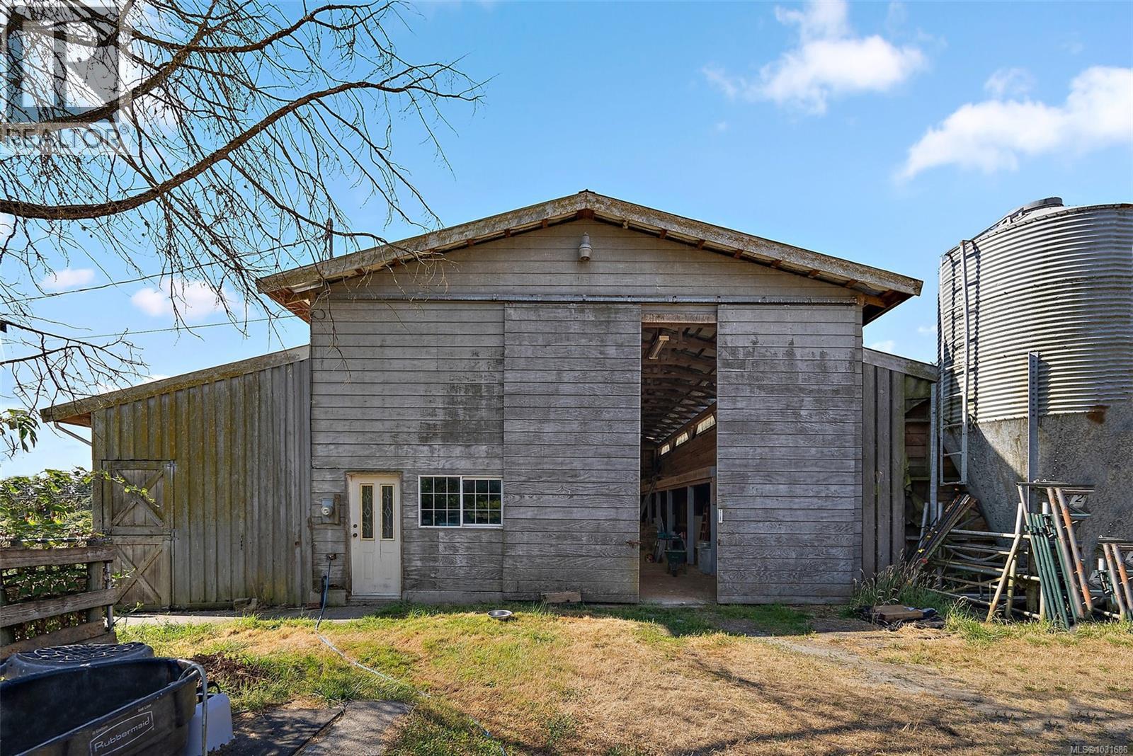 10650 West Saanich Rd - 42
