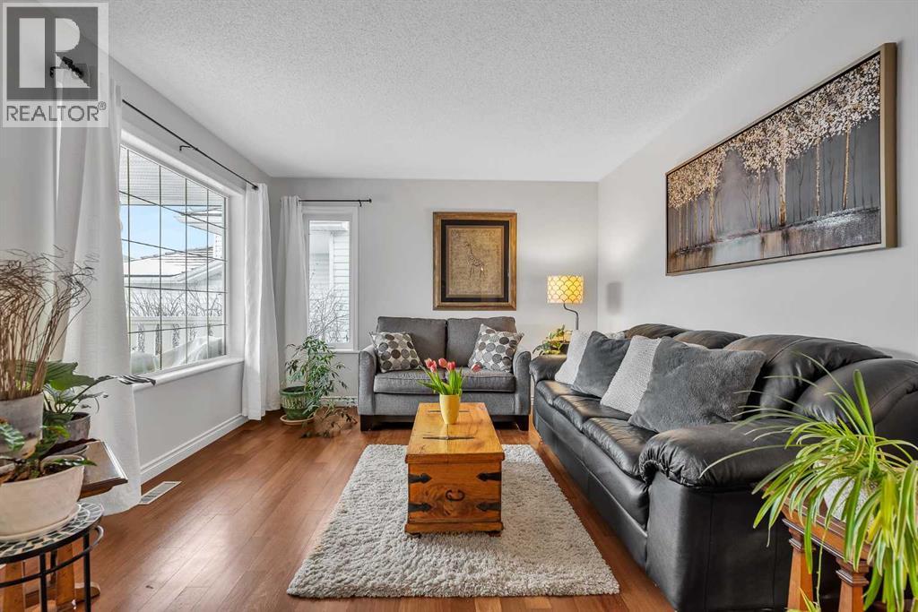 92 Bow Ridge Crescent, Cochrane