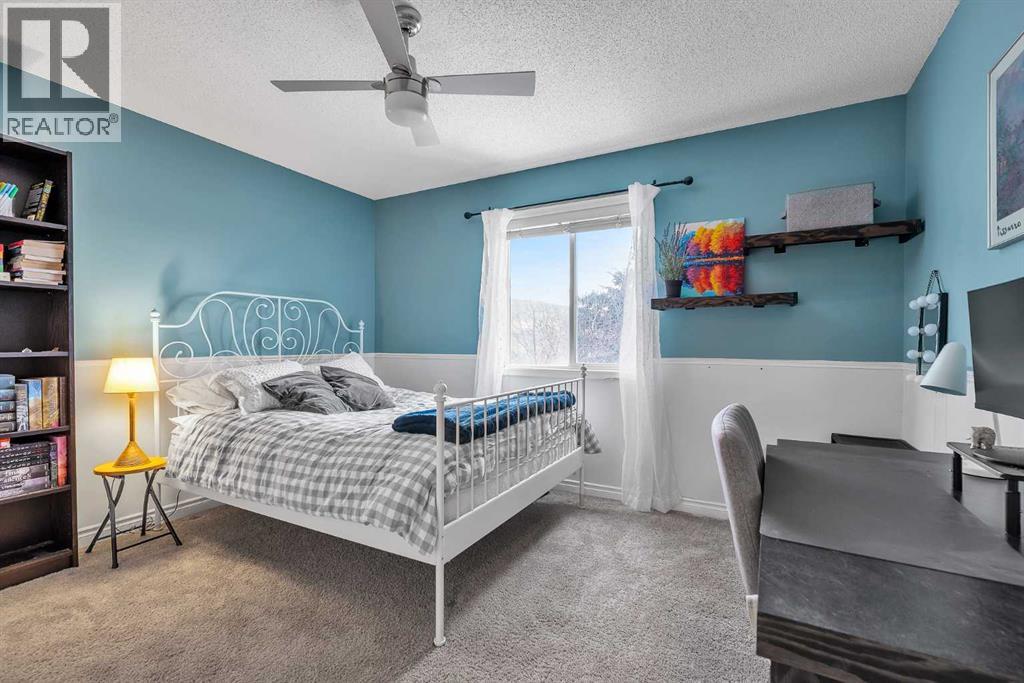 92 Bow Ridge Crescent, Cochrane