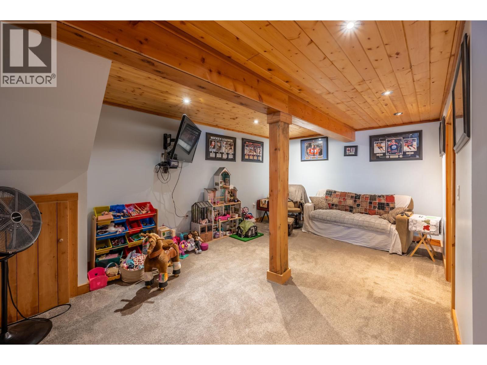 2360 TRANS CANADA N Highway - 50
