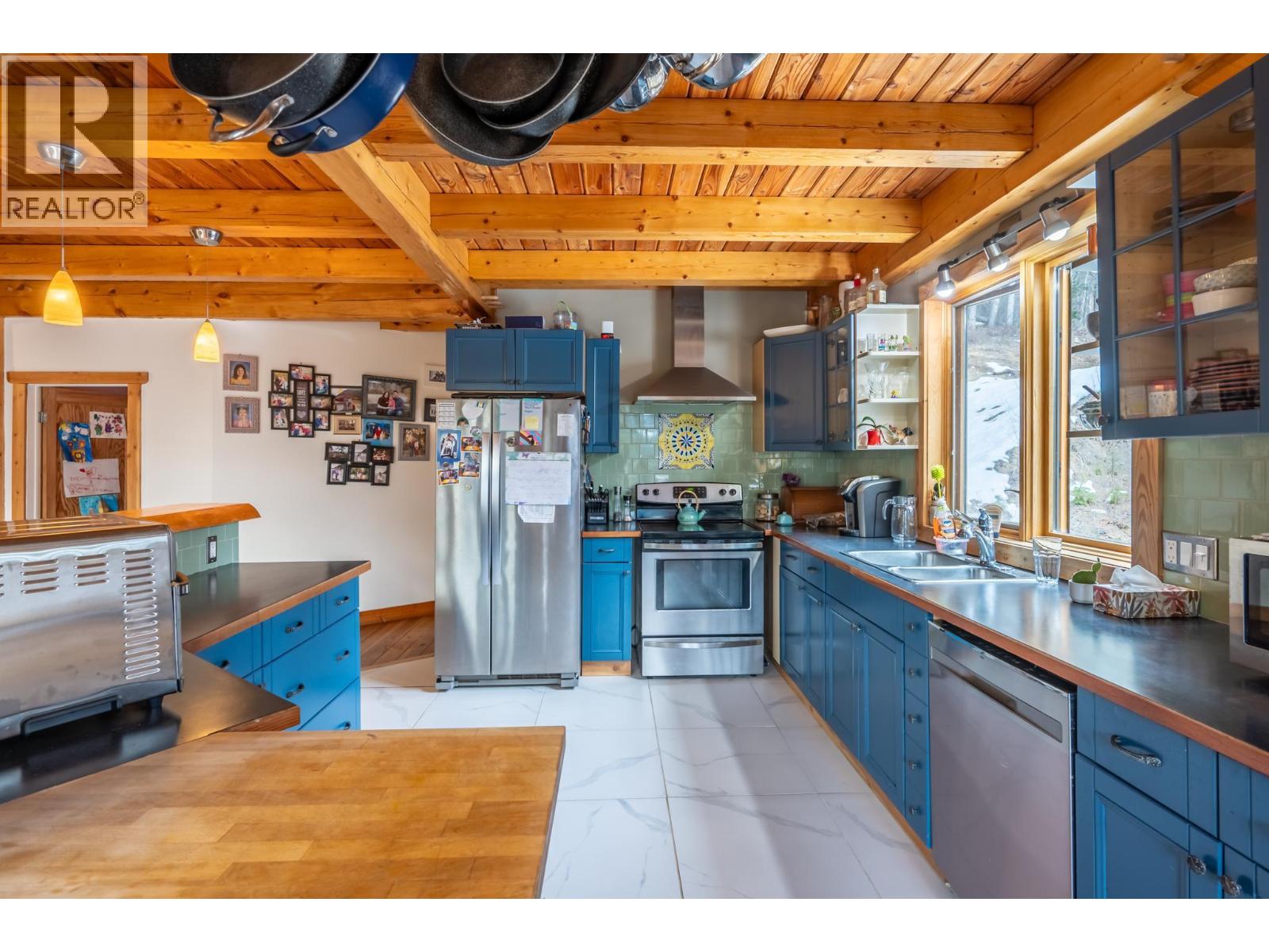 2360 TRANS CANADA N HIGHWAY - 19