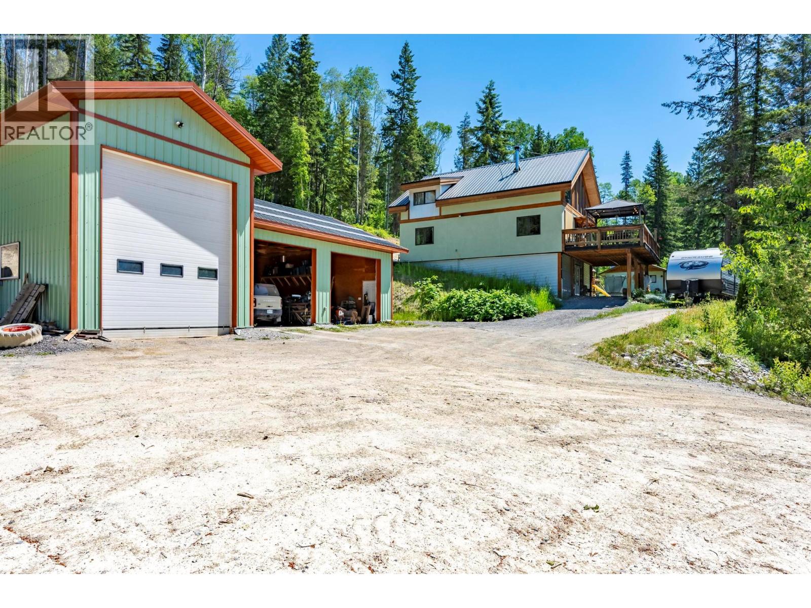 2360 TRANS CANADA N Highway - 82