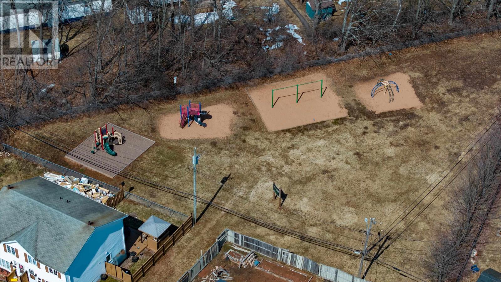 9 OAKWOOD CRESCENT - 28