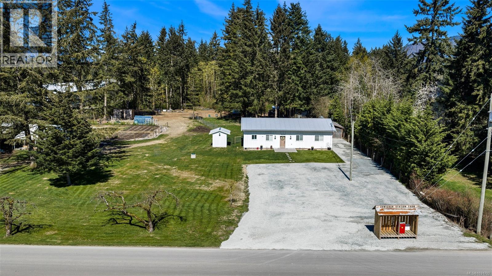 2255 Phipps Rd - 1