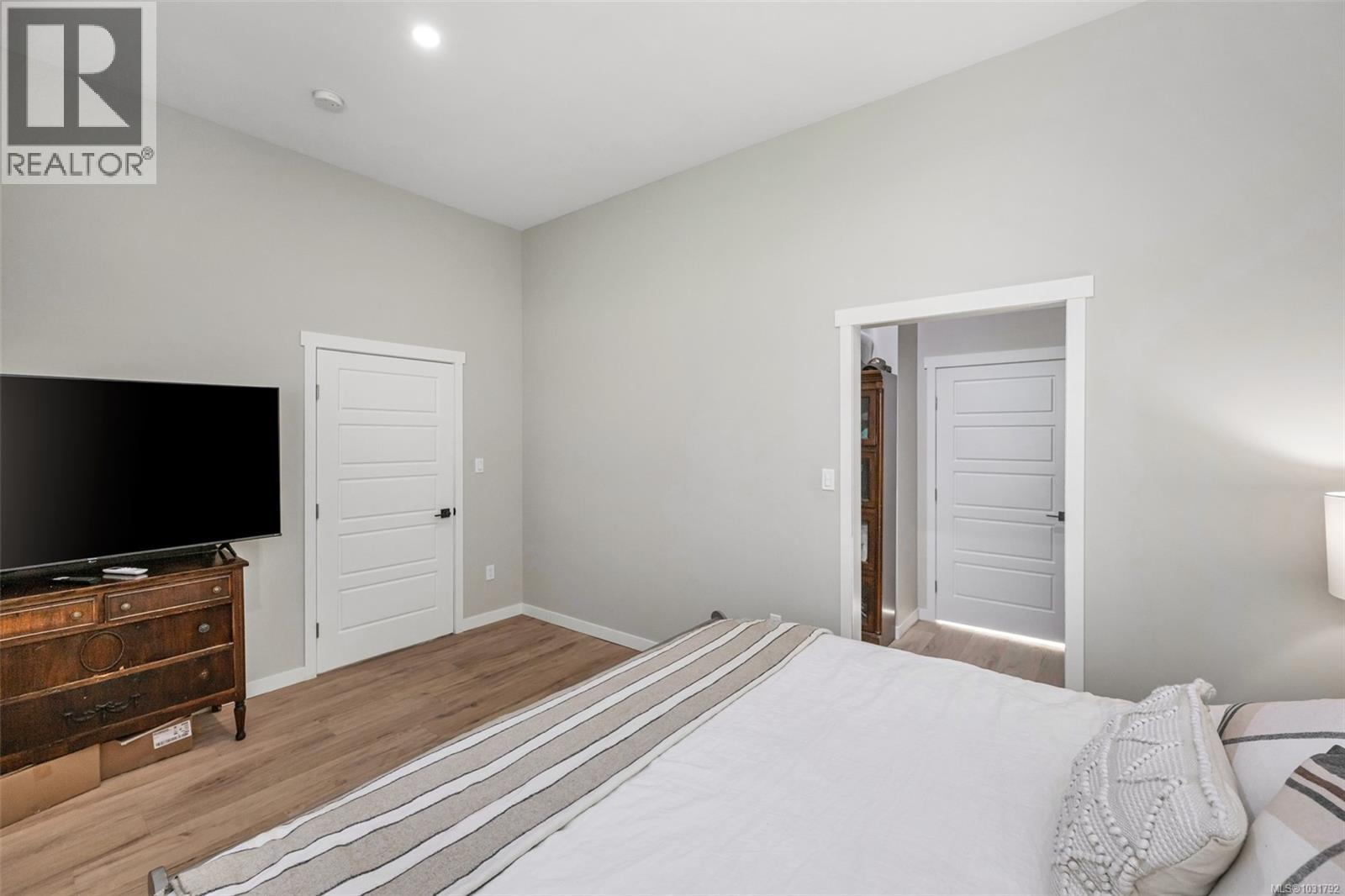 2255 Phipps Rd - 22