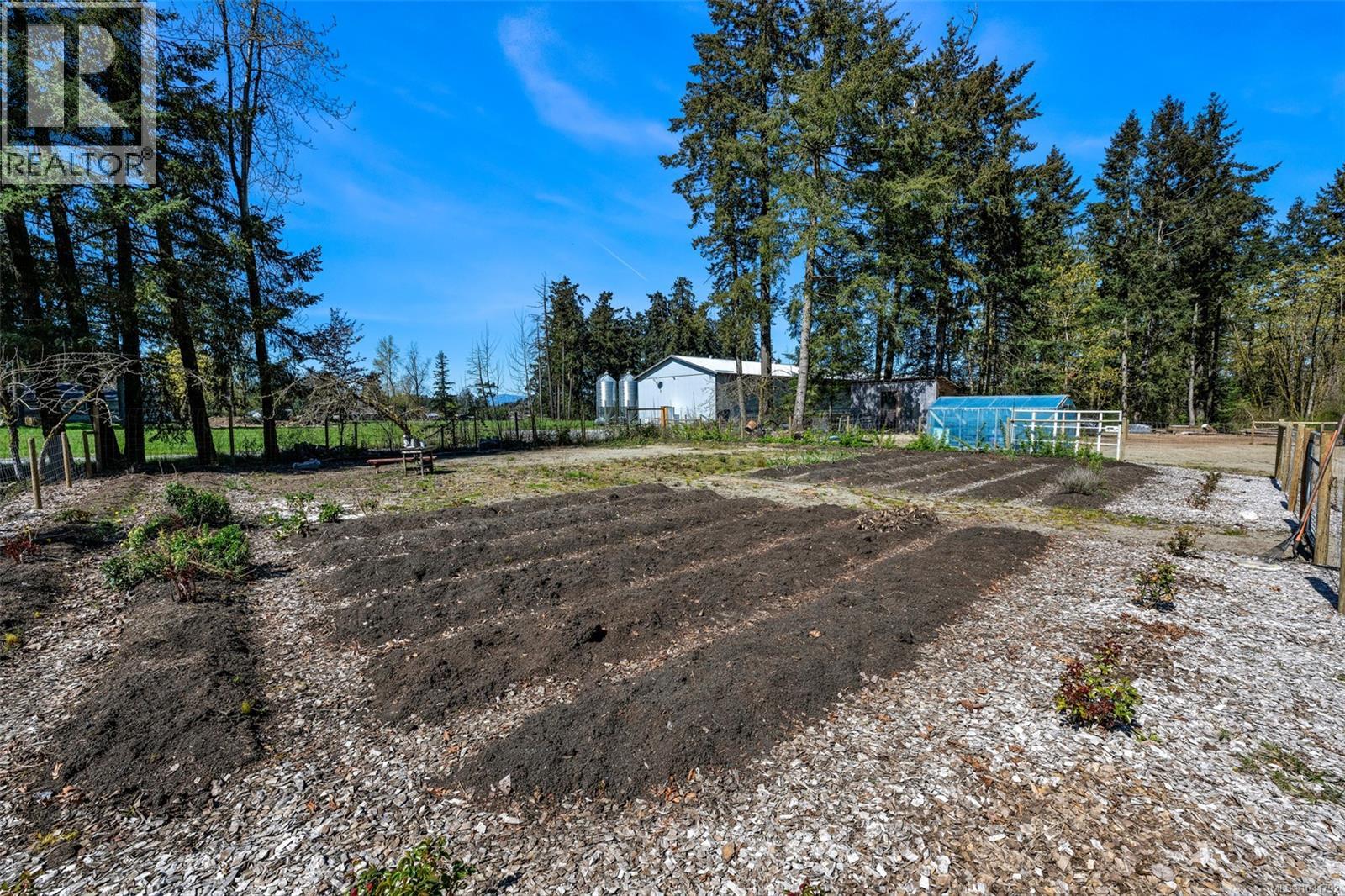 2255 Phipps Rd - 33