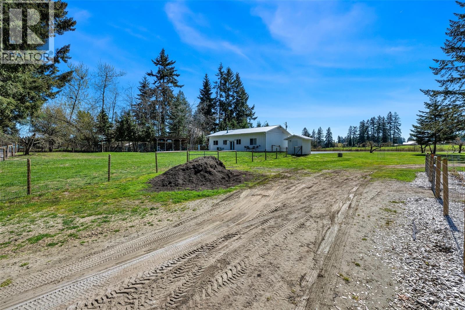 2255 Phipps Rd - 43