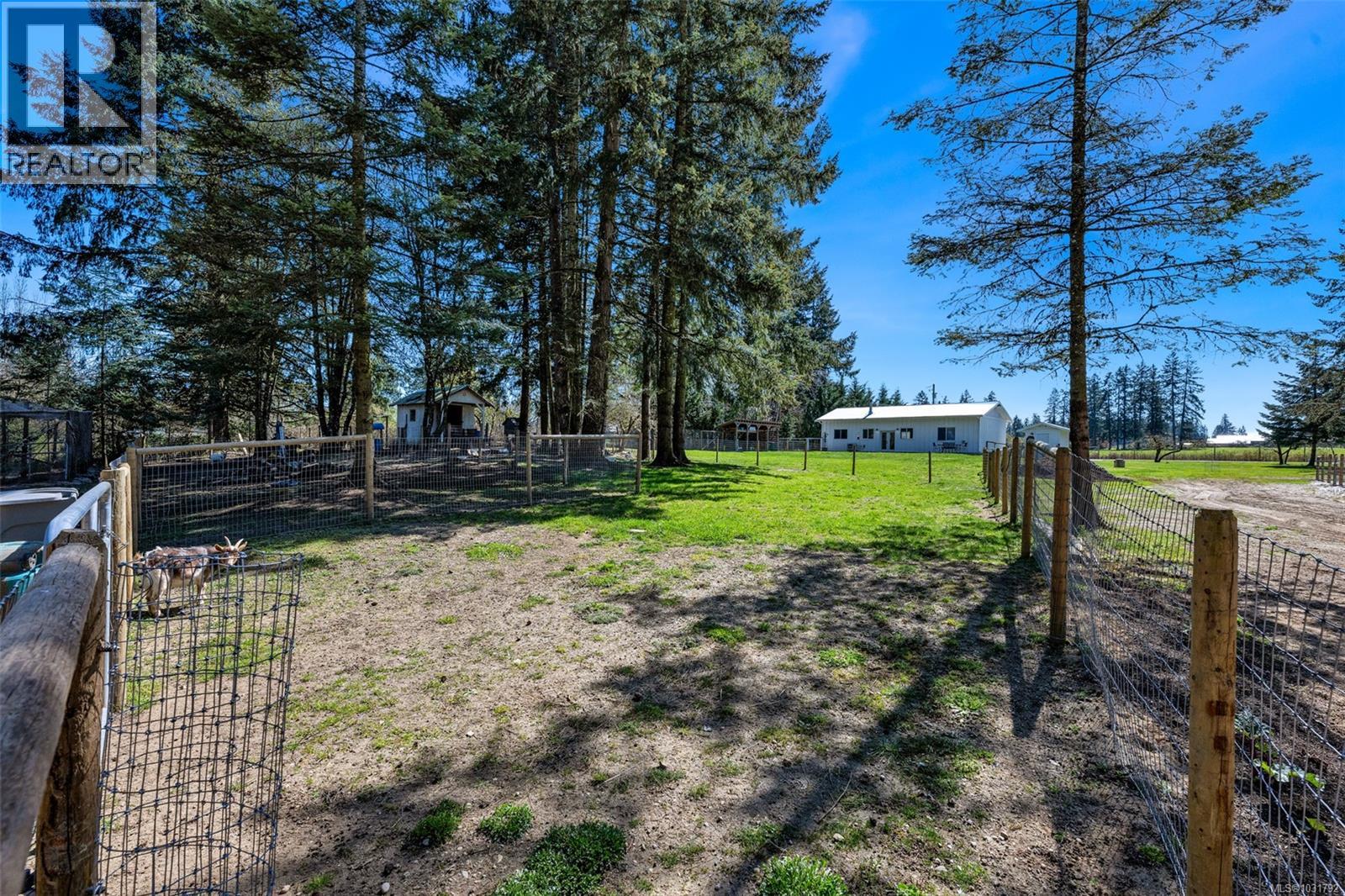 2255 Phipps Rd - 37