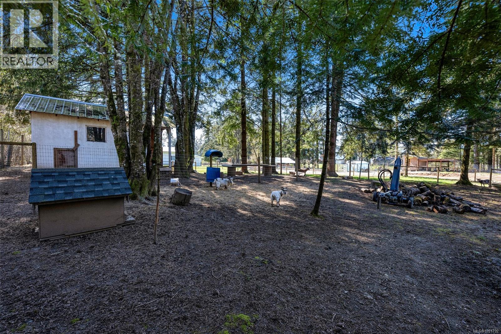 2255 Phipps Rd - 40