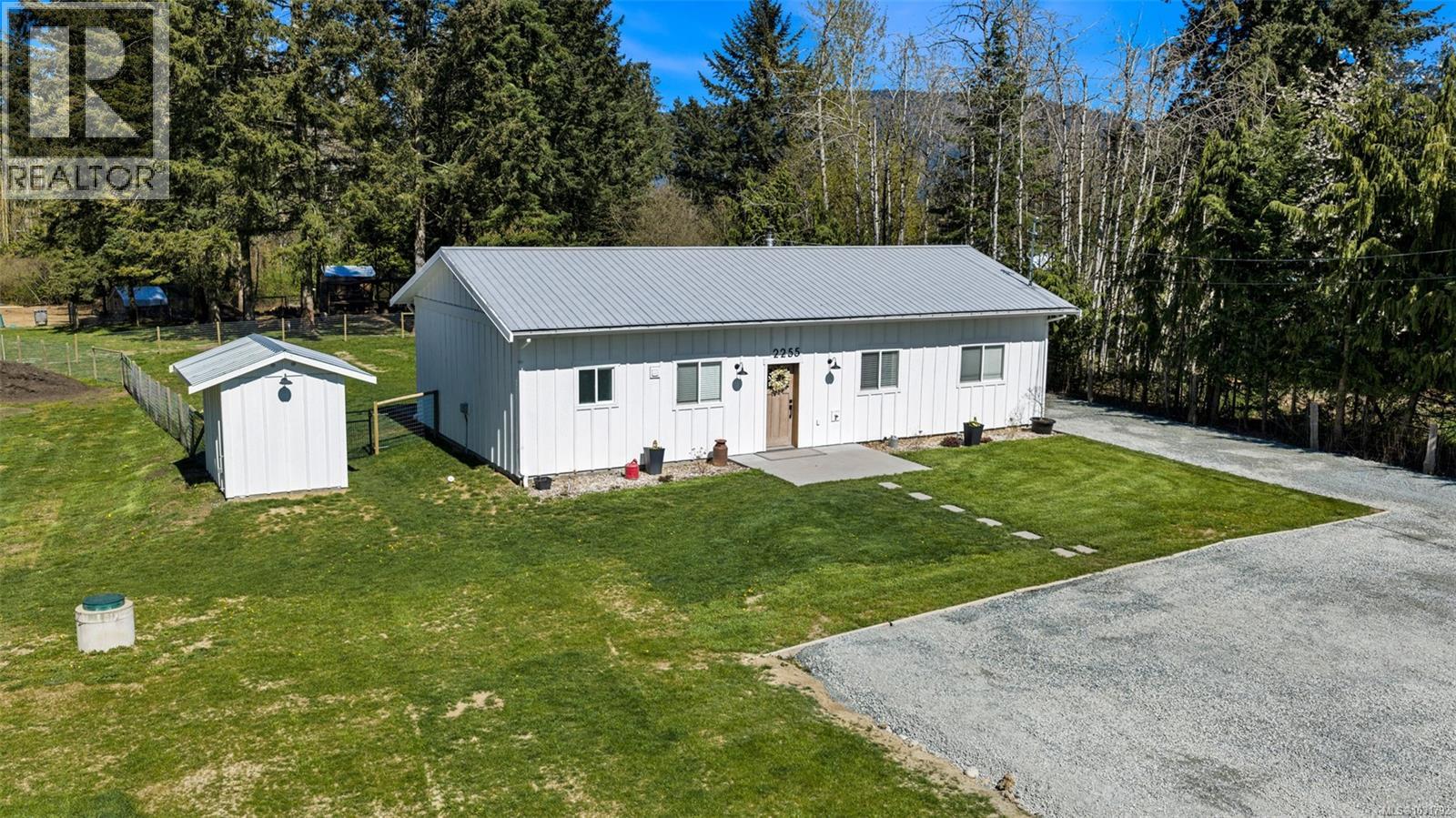2255 Phipps Rd - 2