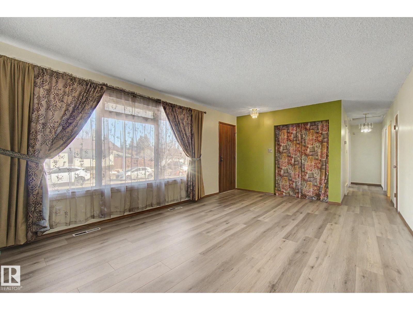 6223 139 AV NW, Edmonton