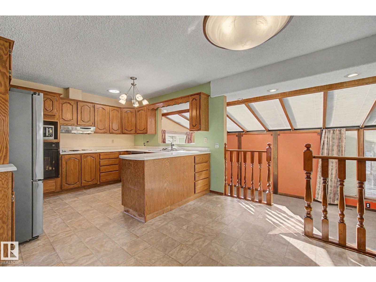 6223 139 AV NW, Edmonton