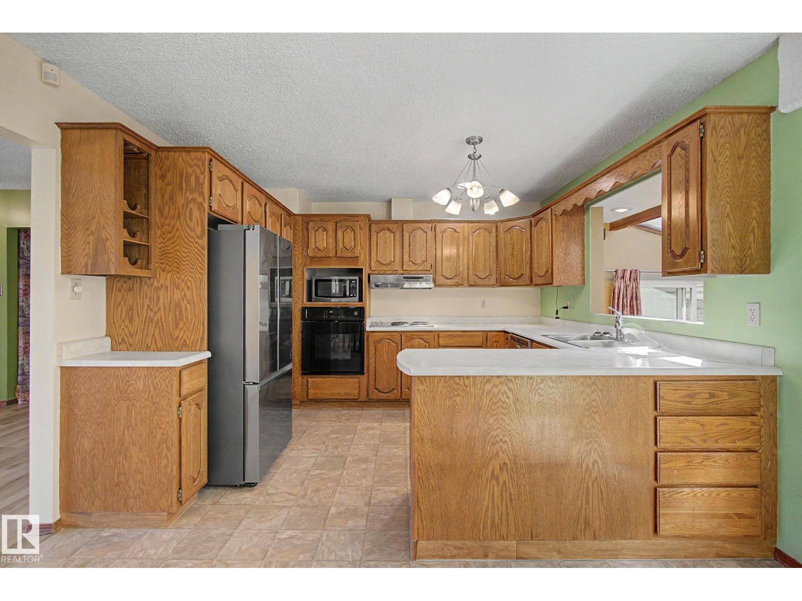 6223 139 AV NW, Edmonton