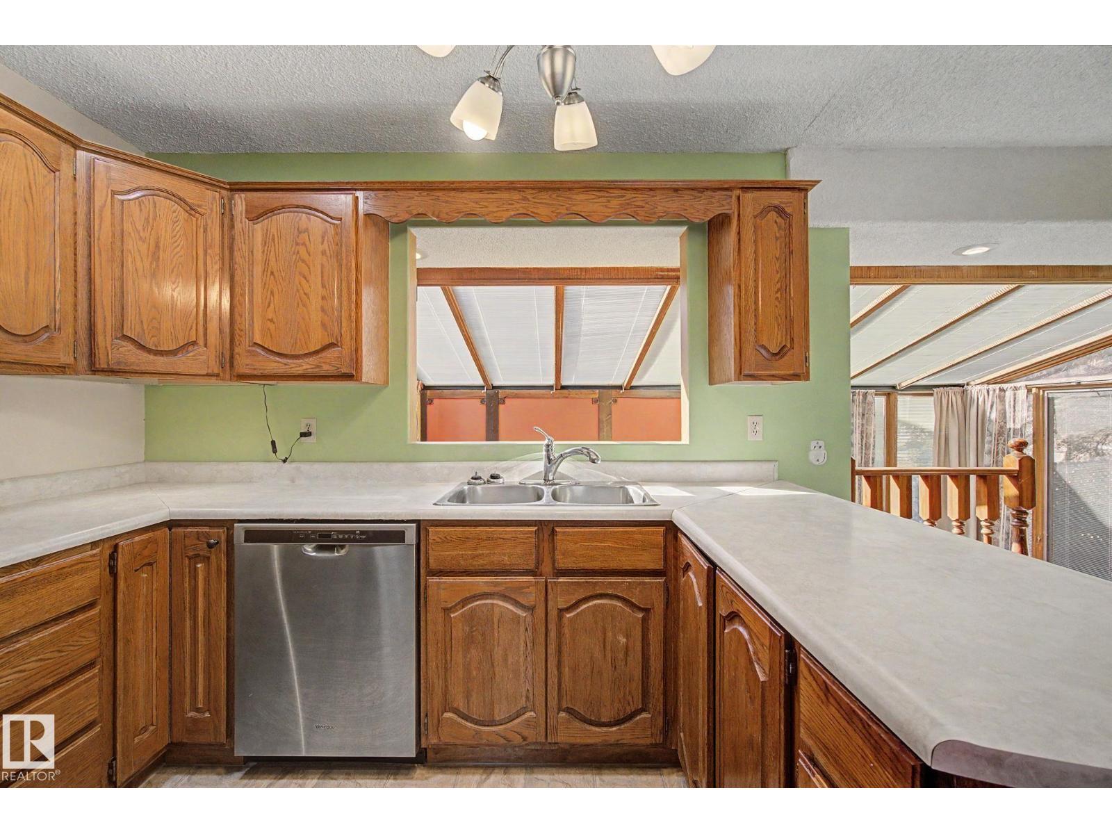 6223 139 AV NW, Edmonton