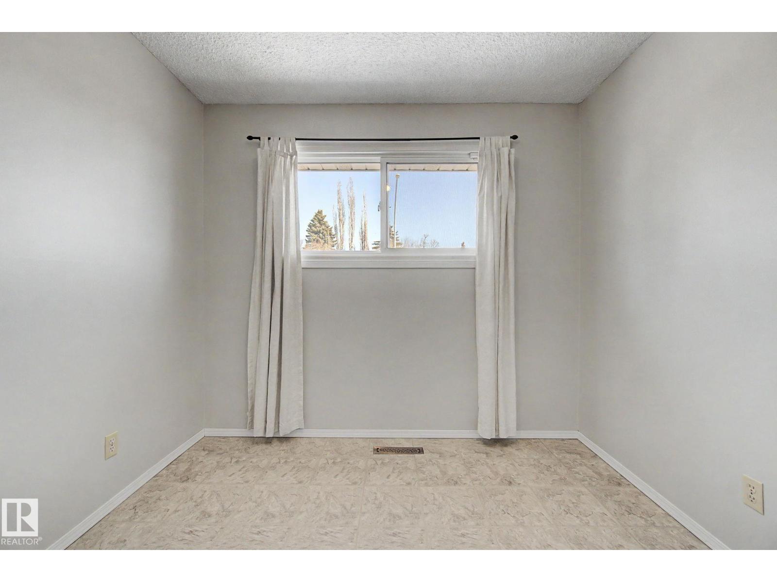 6223 139 AV NW, Edmonton