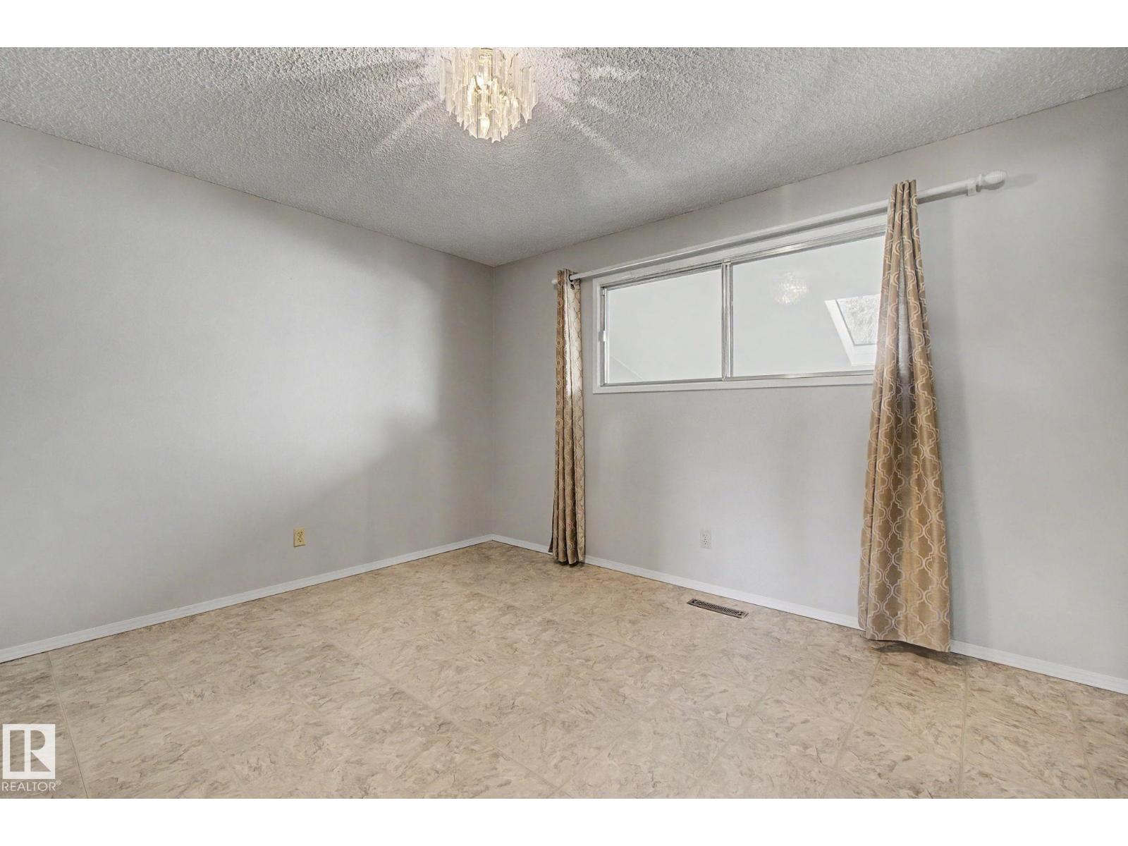 6223 139 AV NW, Edmonton