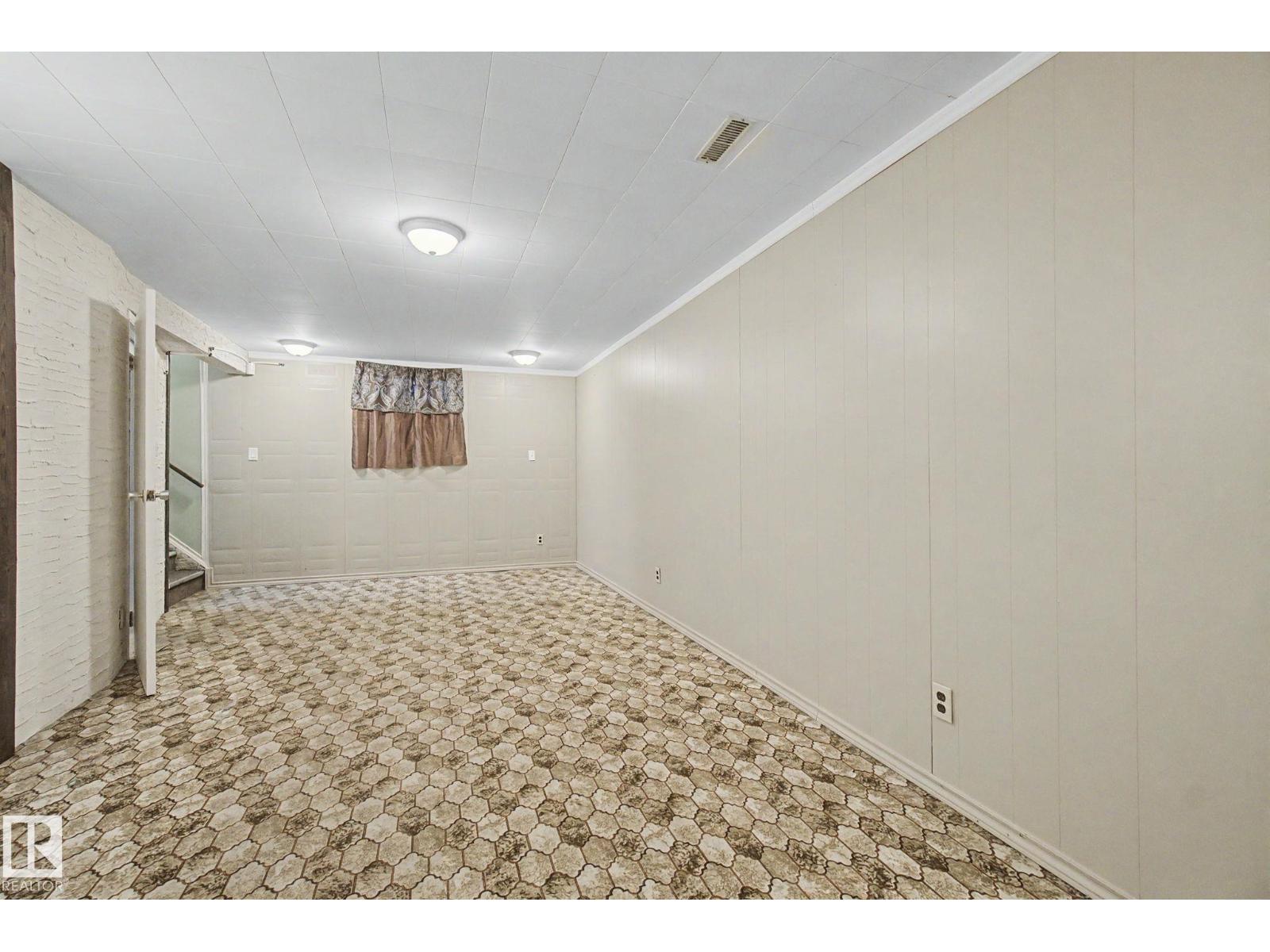 6223 139 AV NW, Edmonton