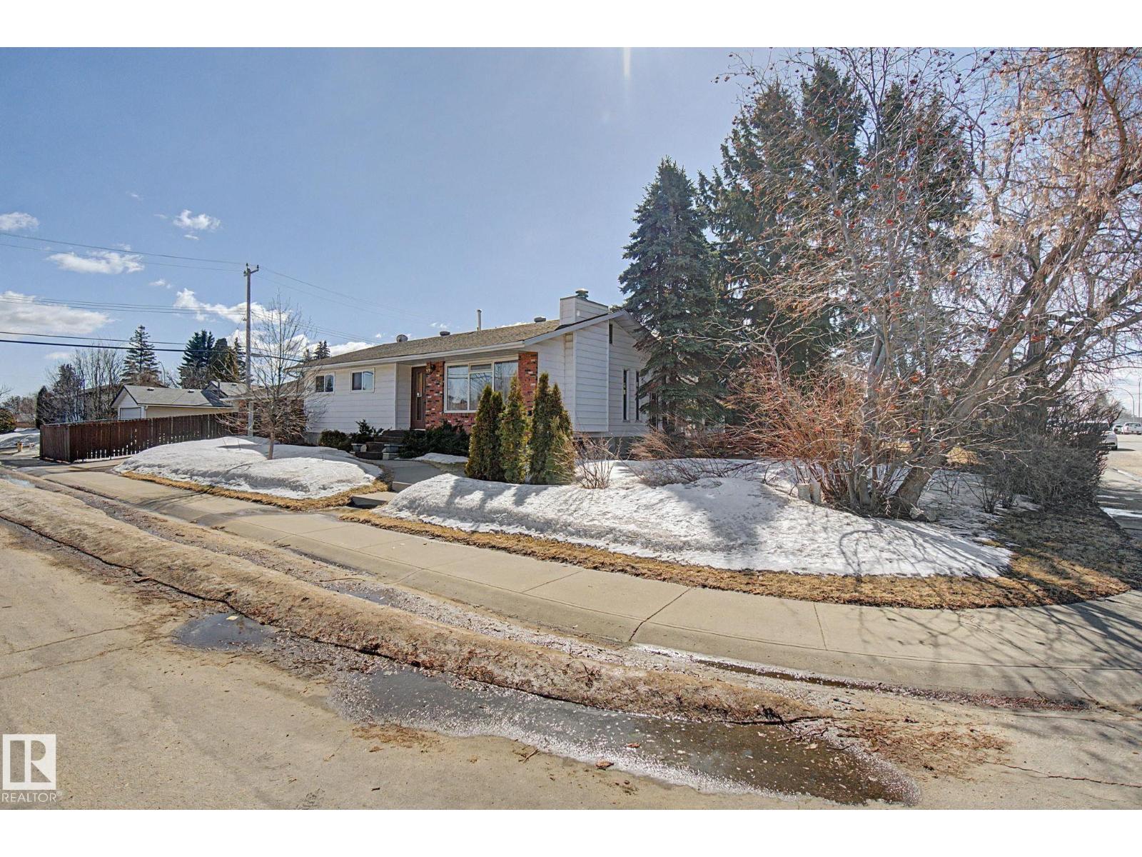 6223 139 AV NW, Edmonton