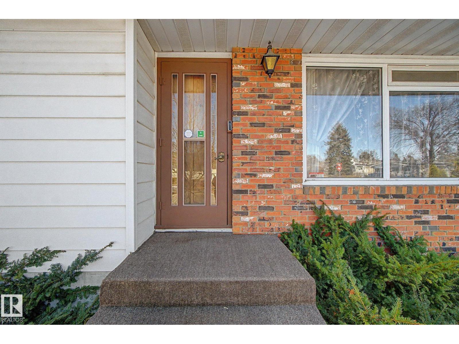 6223 139 AV NW, Edmonton