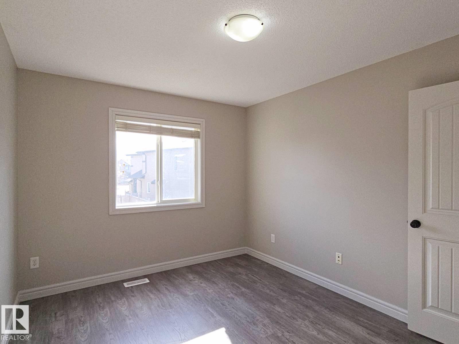 11525 18A AV SW, Edmonton