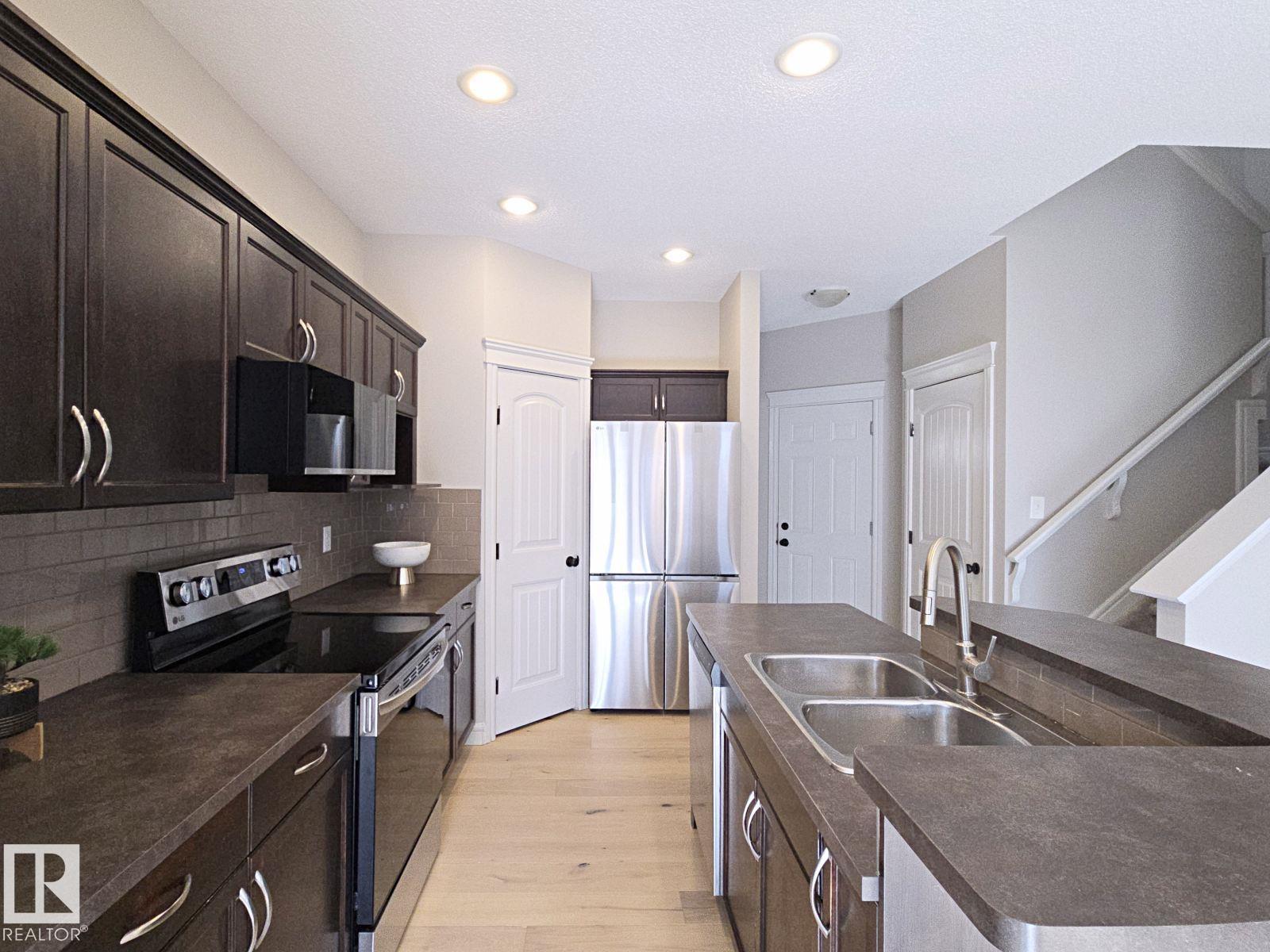 11525 18A AV SW, Edmonton