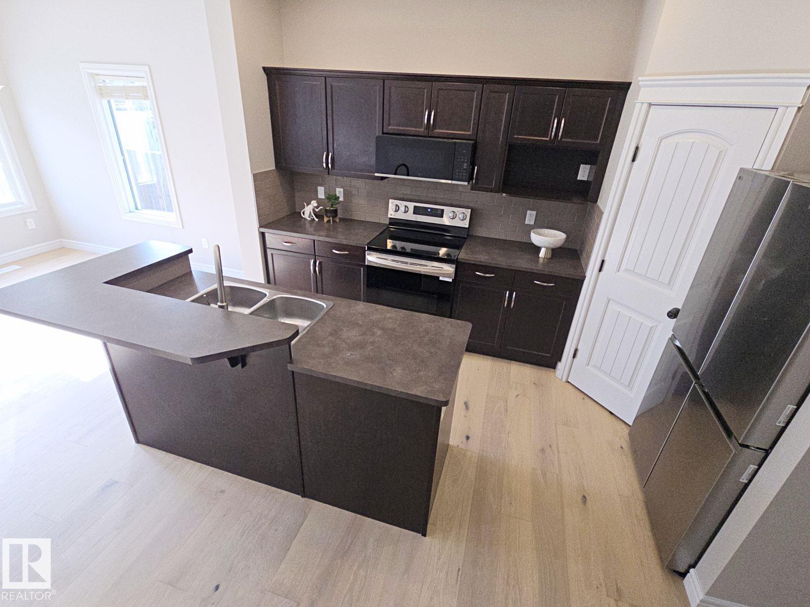 11525 18A AV SW, Edmonton