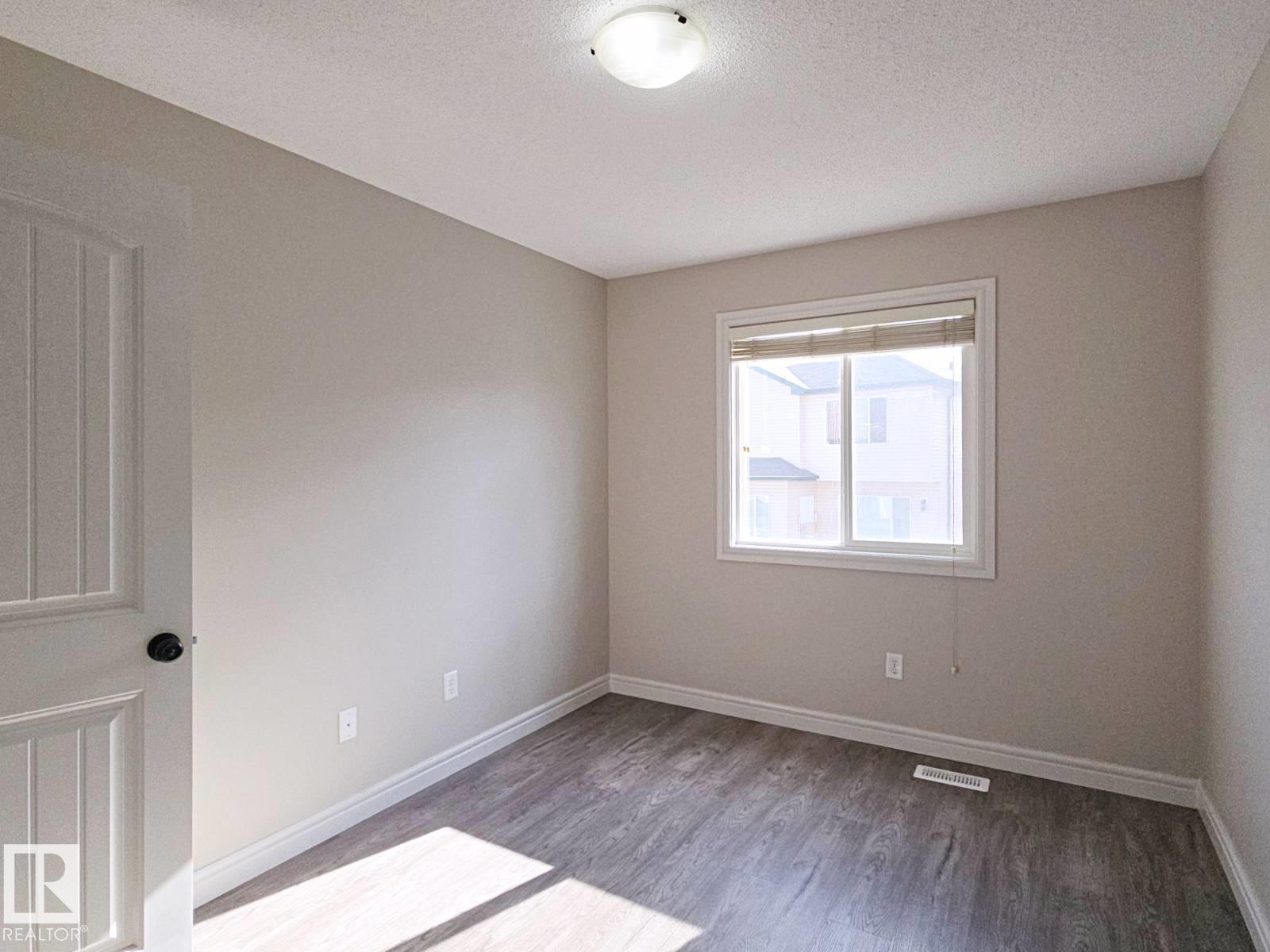 11525 18A AV SW, Edmonton