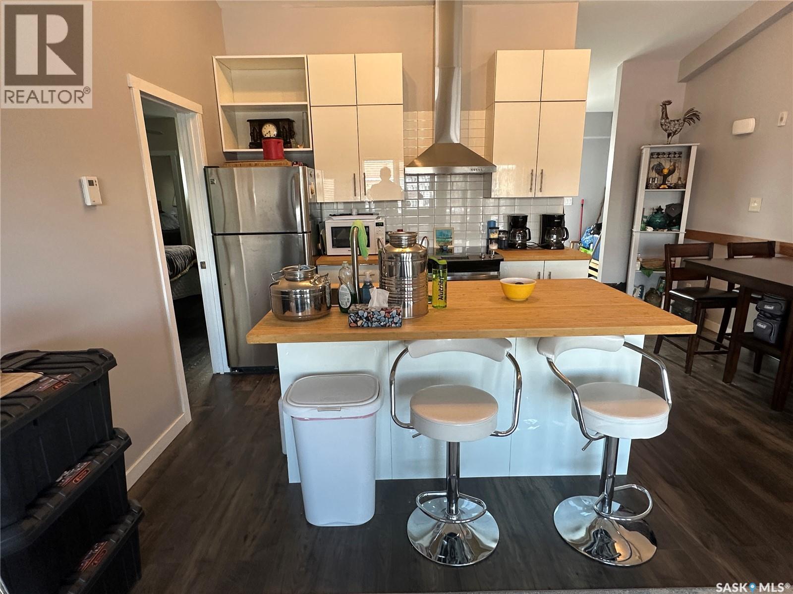 #32 1250 AARO AVENUE - 10