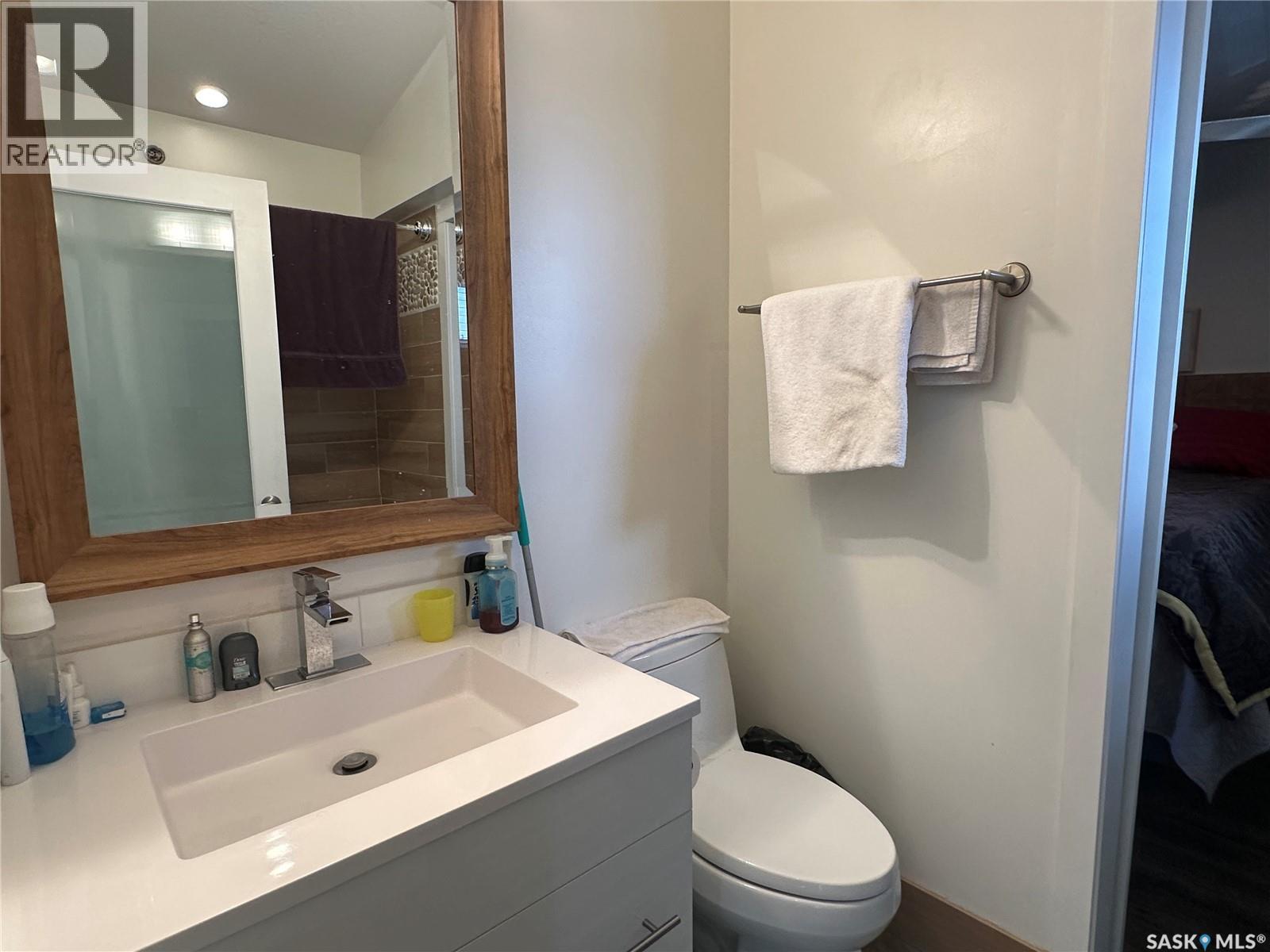 #32 1250 AARO AVENUE - 13