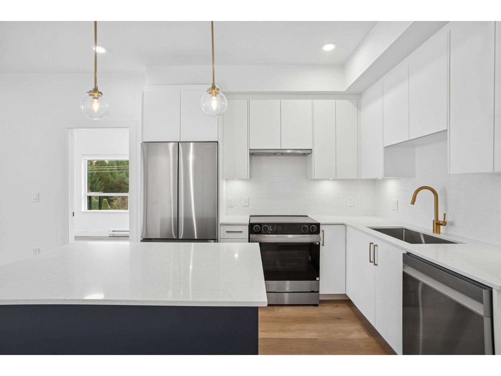 305 20286 72B AVENUE