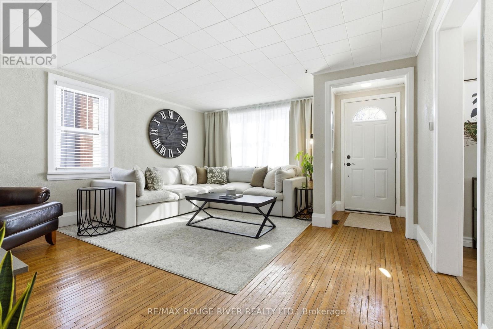 16 MARGARET STREET - 6