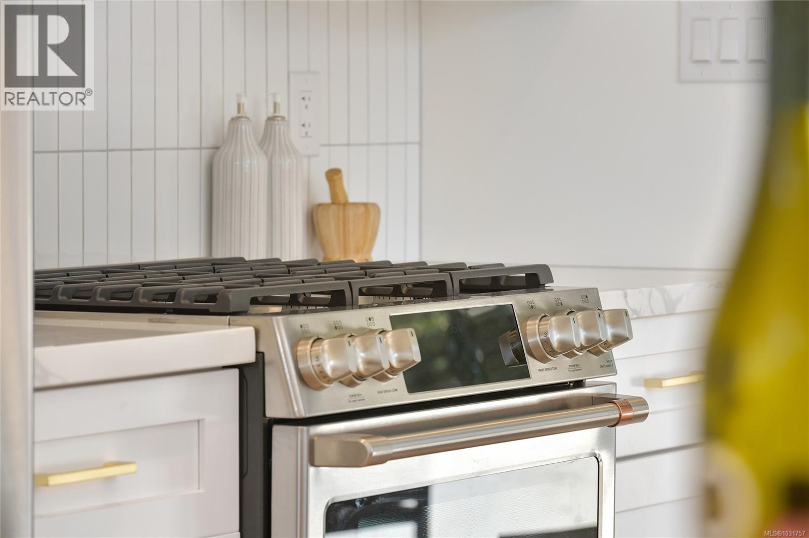 #3 930 Falaise Cres - 8