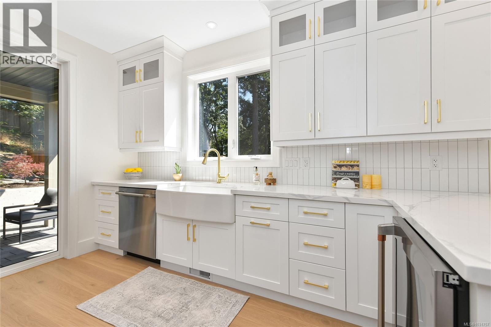 #3 930 Falaise Cres - 6