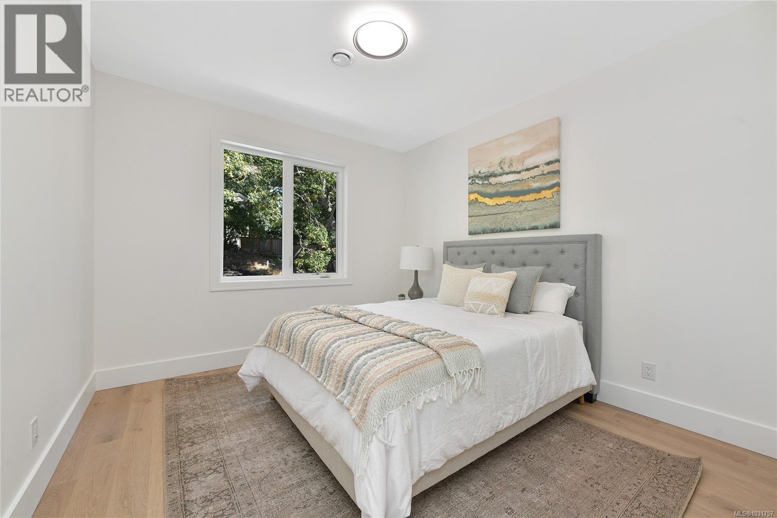 #3 930 Falaise Cres - 18