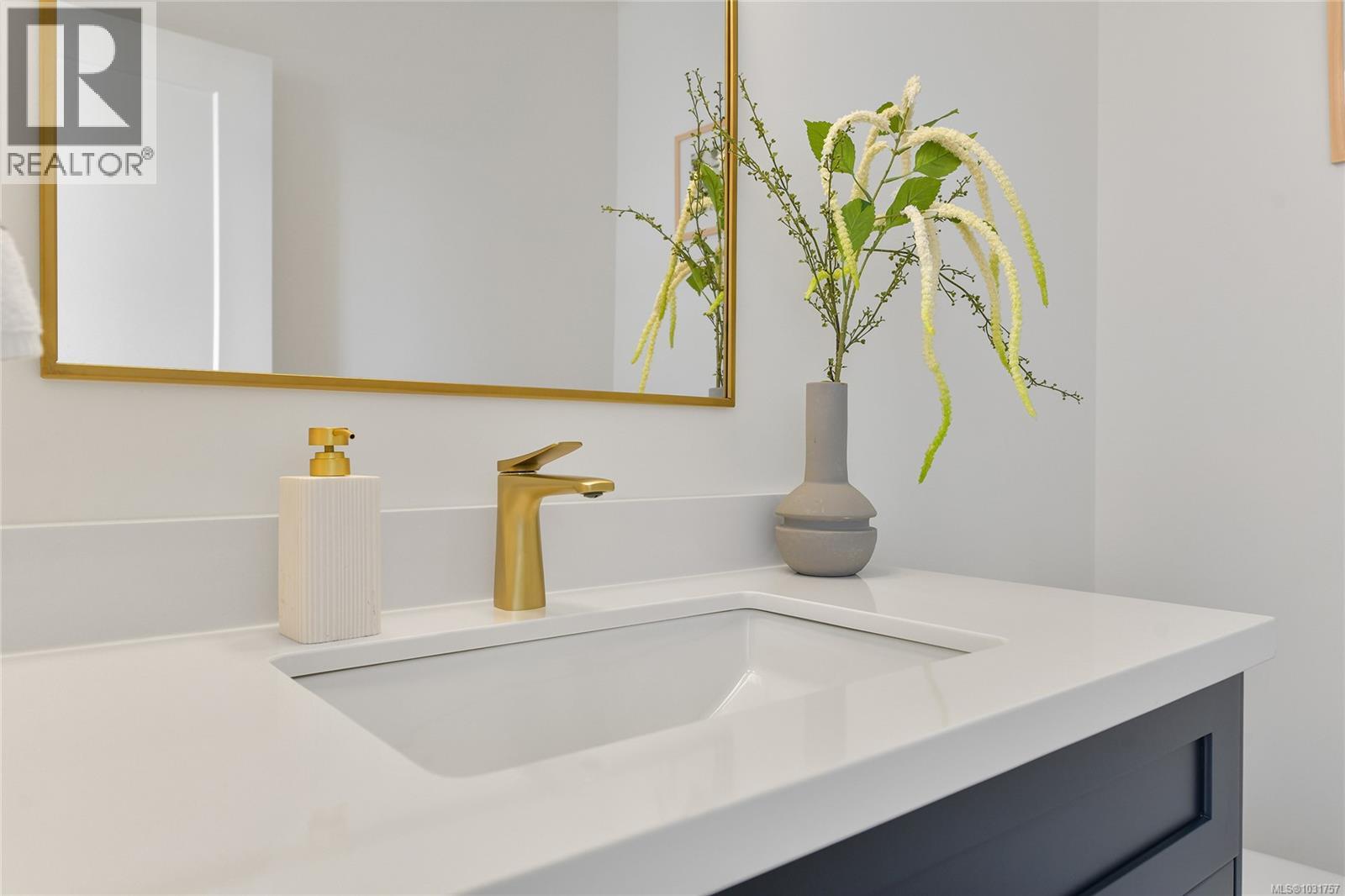 #3 930 Falaise Cres - 9