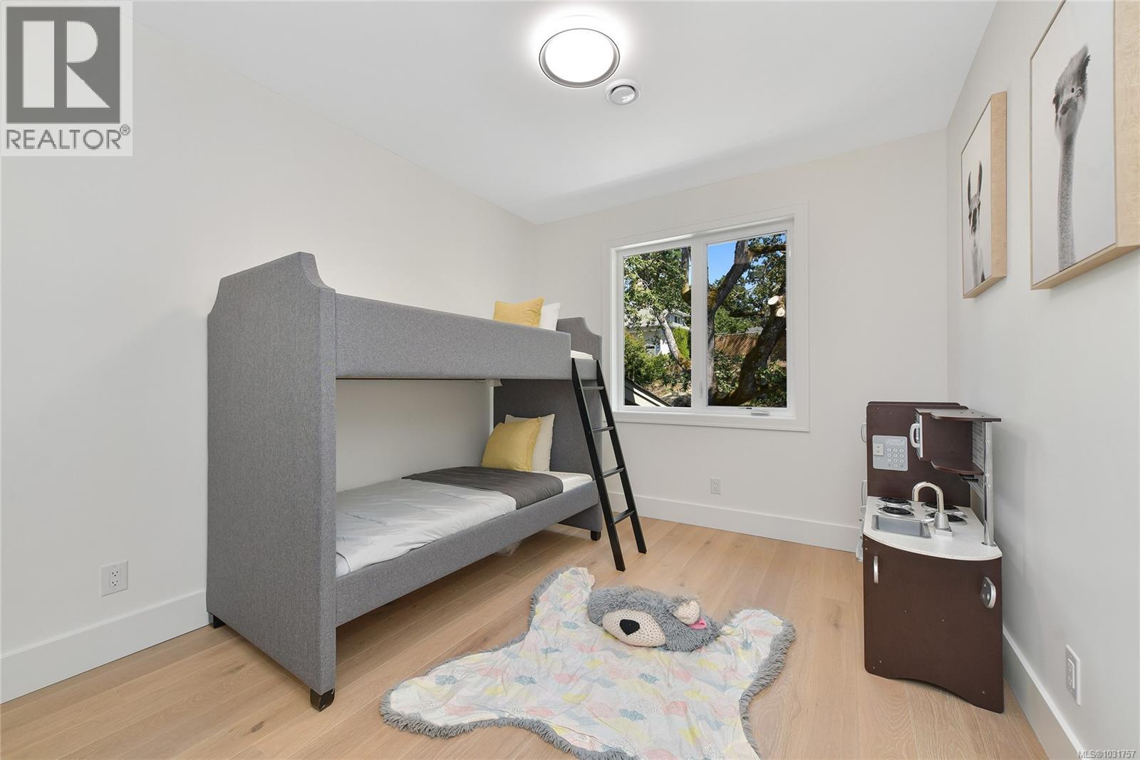#3 930 Falaise Cres - 19