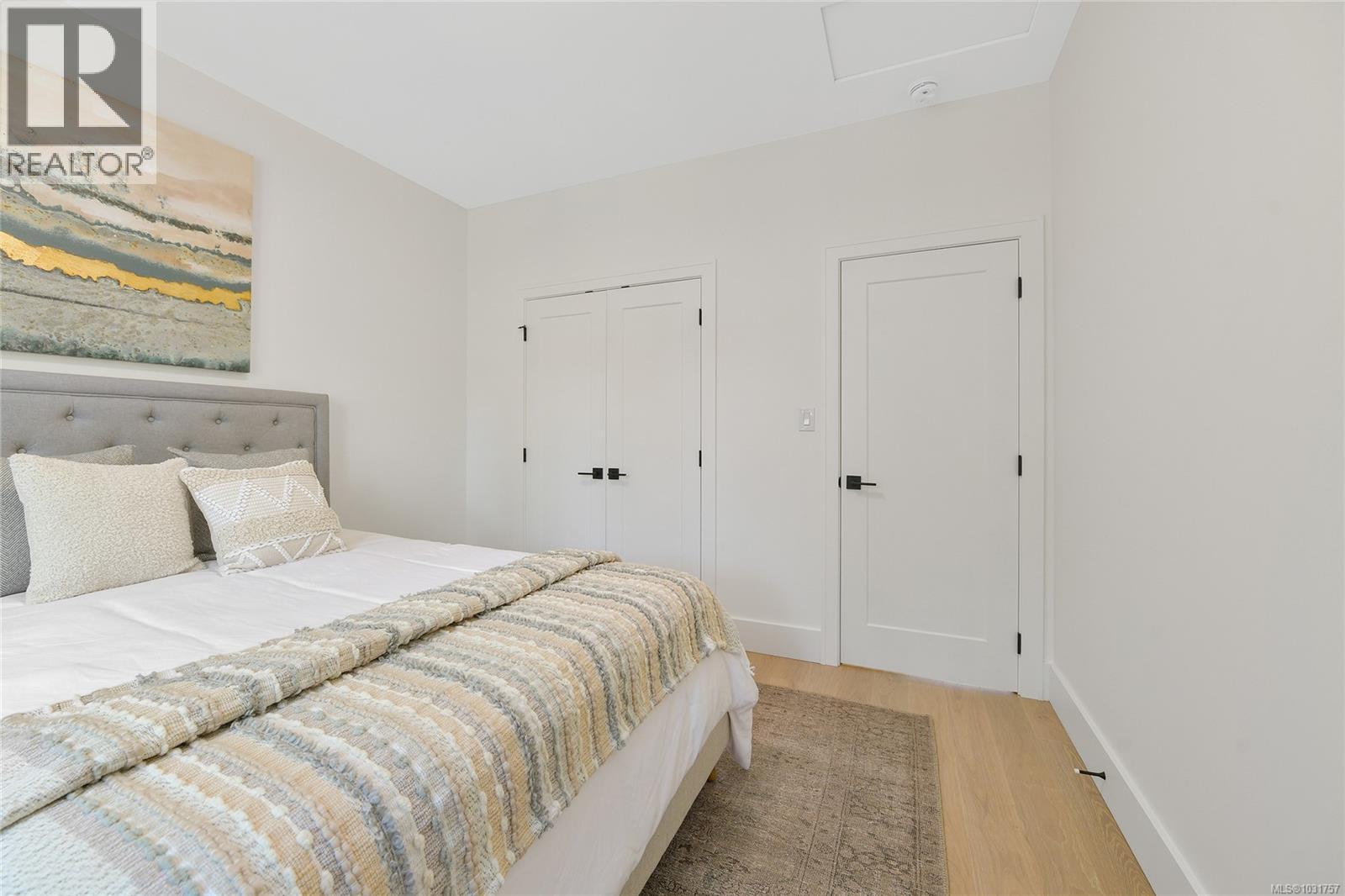 #3 930 Falaise Cres - 17