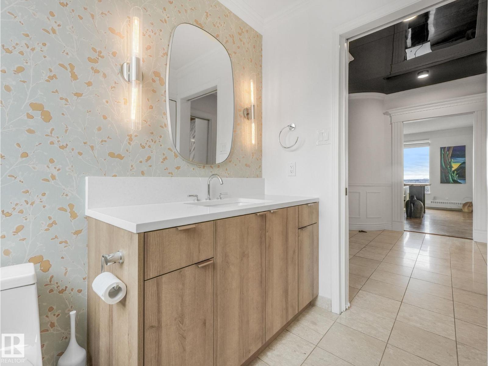 #601 11826 100 AV NW, Edmonton