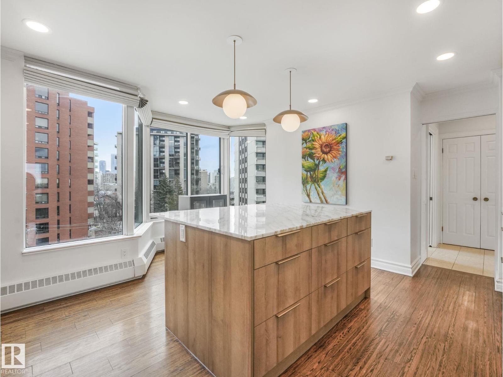 #601 11826 100 AV NW, Edmonton