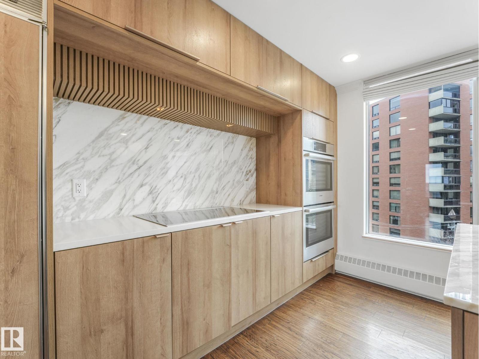 #601 11826 100 AV NW, Edmonton