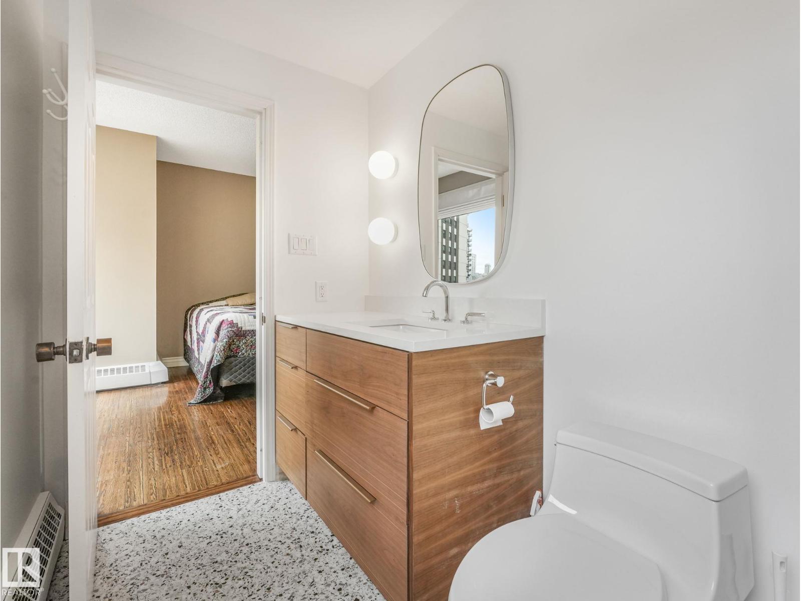 #601 11826 100 AV NW, Edmonton