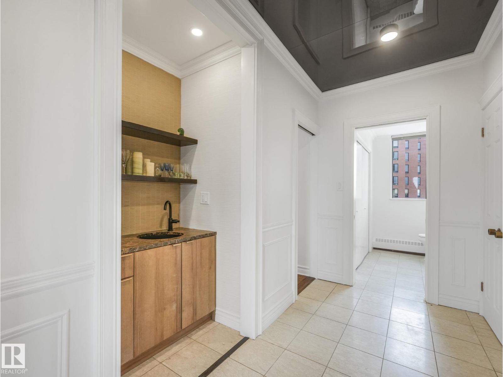 #601 11826 100 AV NW, Edmonton