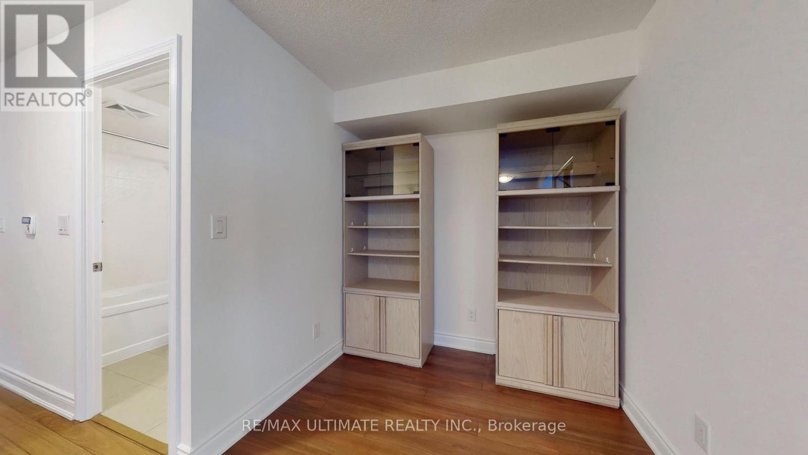 #718 273 SOUTH PARK ROAD - 27