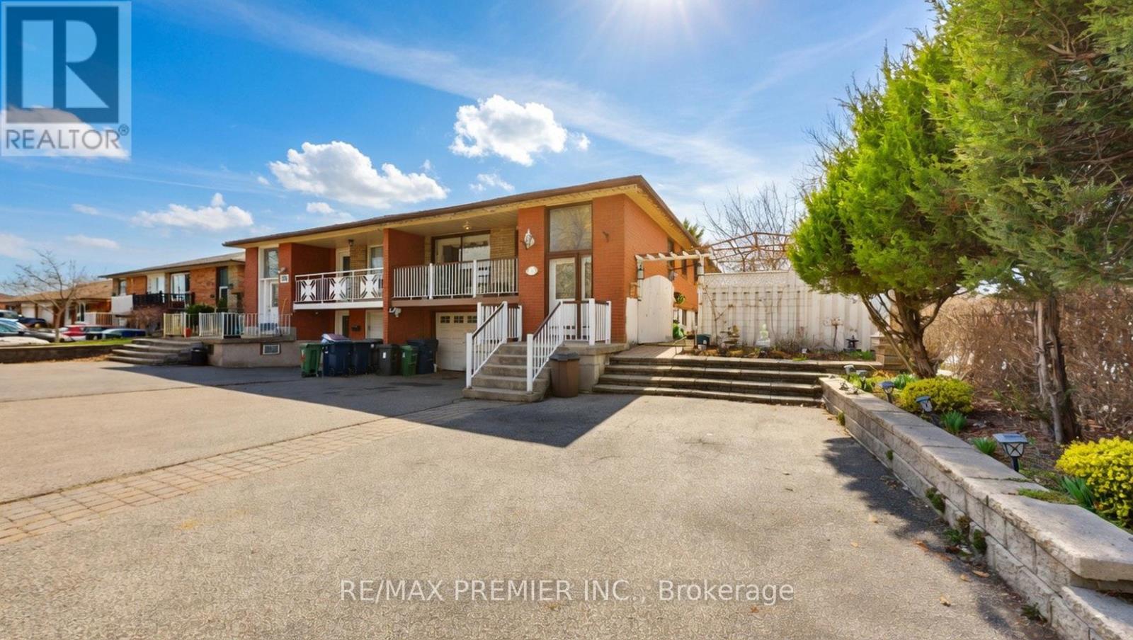 108 HISEY CRESCENT - 2