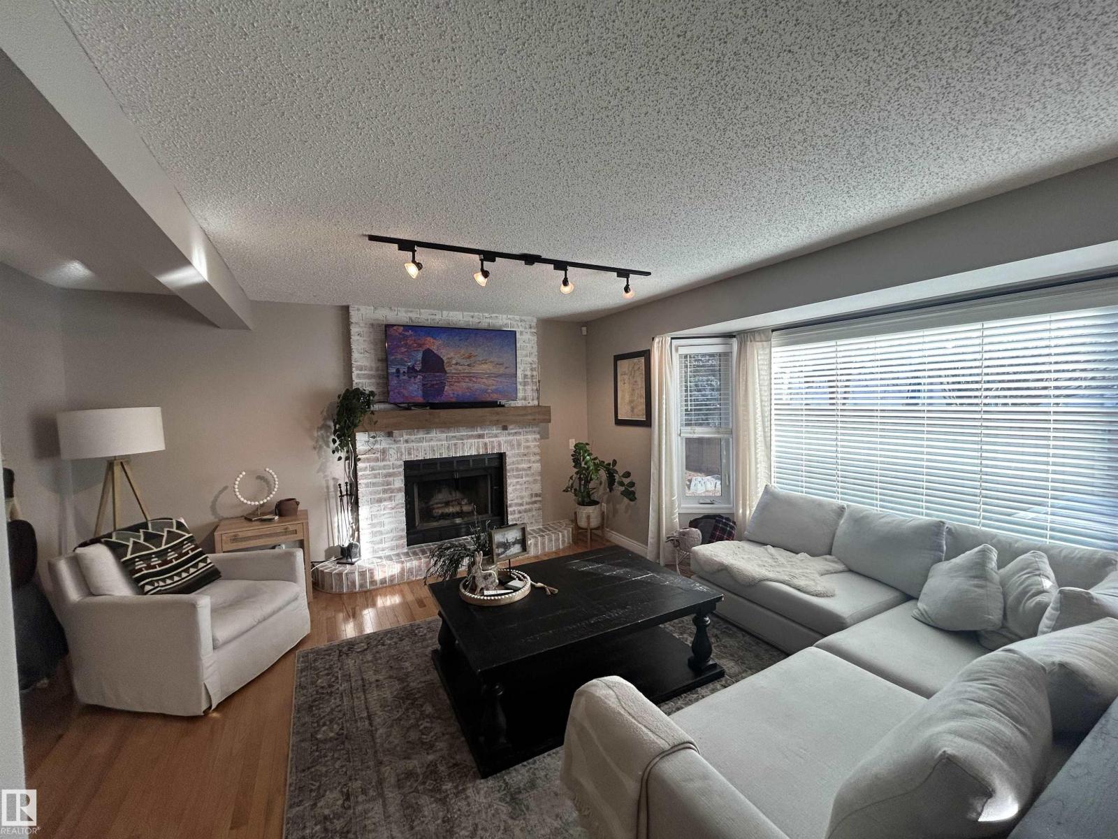 21 DURAND PL, St. Albert