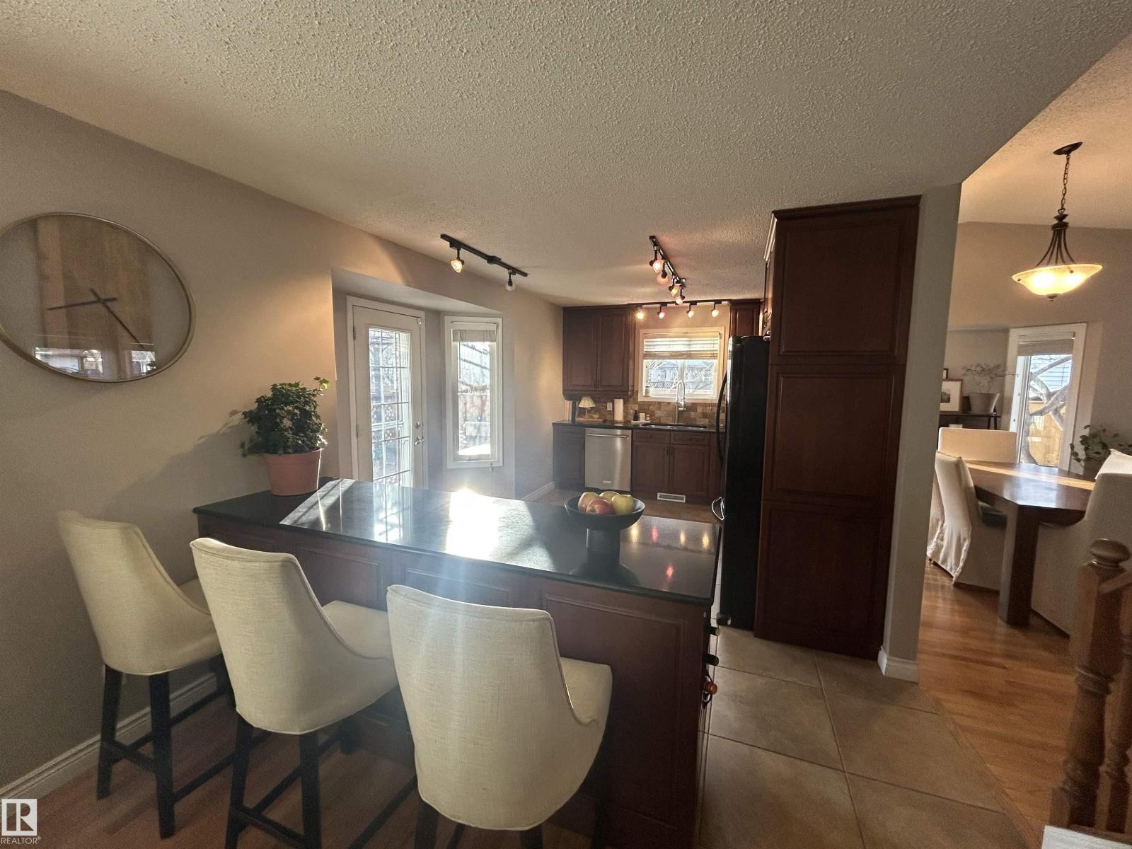 21 DURAND PL, St. Albert